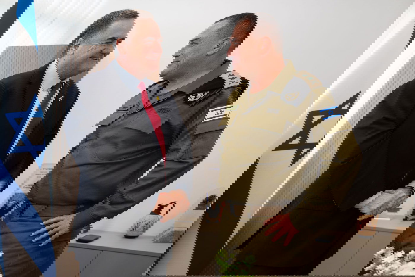 ושבו בנים: 20 החטופים החיים שוחררו מהשבי | הנשיא טראמפ בכנסת, נתניהו לא יטוס בגלל החג 