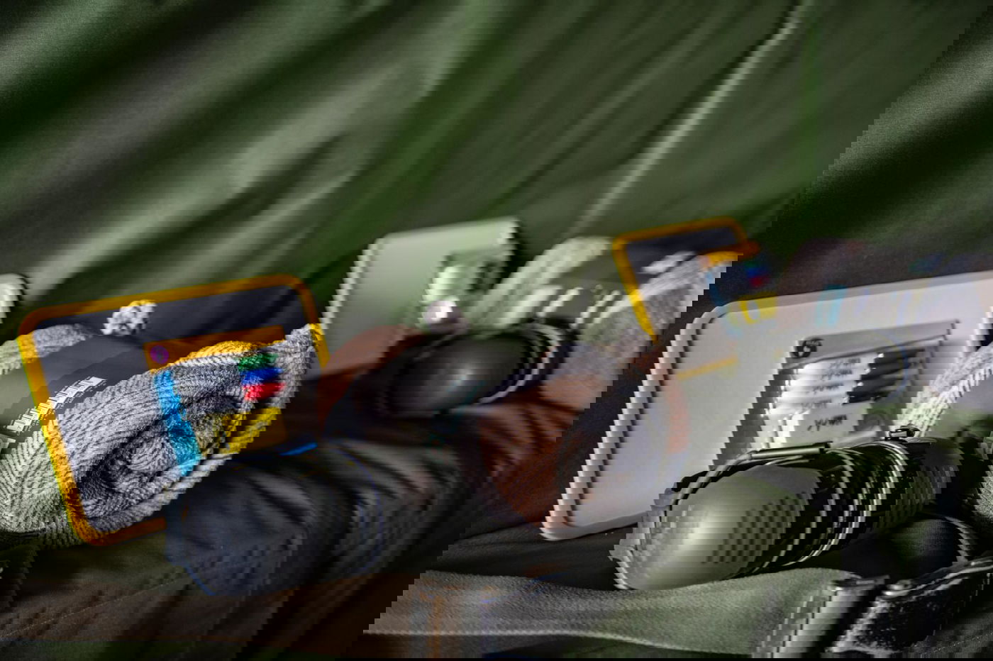 המסוקים המוכנים, מבפנים