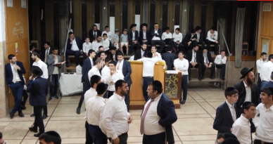 תזמורת וריקודים | שידור חי משמחת ה׳הקפות שניות׳ בישיבת בית שמעיה בבני ברק