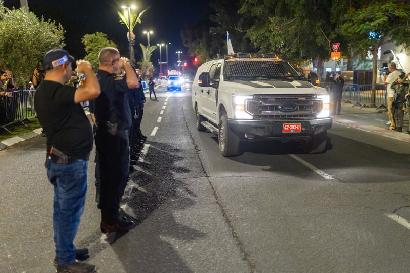 החזרת החטופים החללים הראשונים