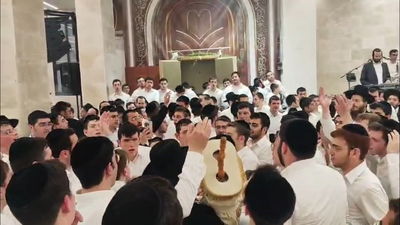 שמחה אדירה שטרם נראתה: ההקפות השניות בהיכלה של 'בית מתתיהו' | צפו