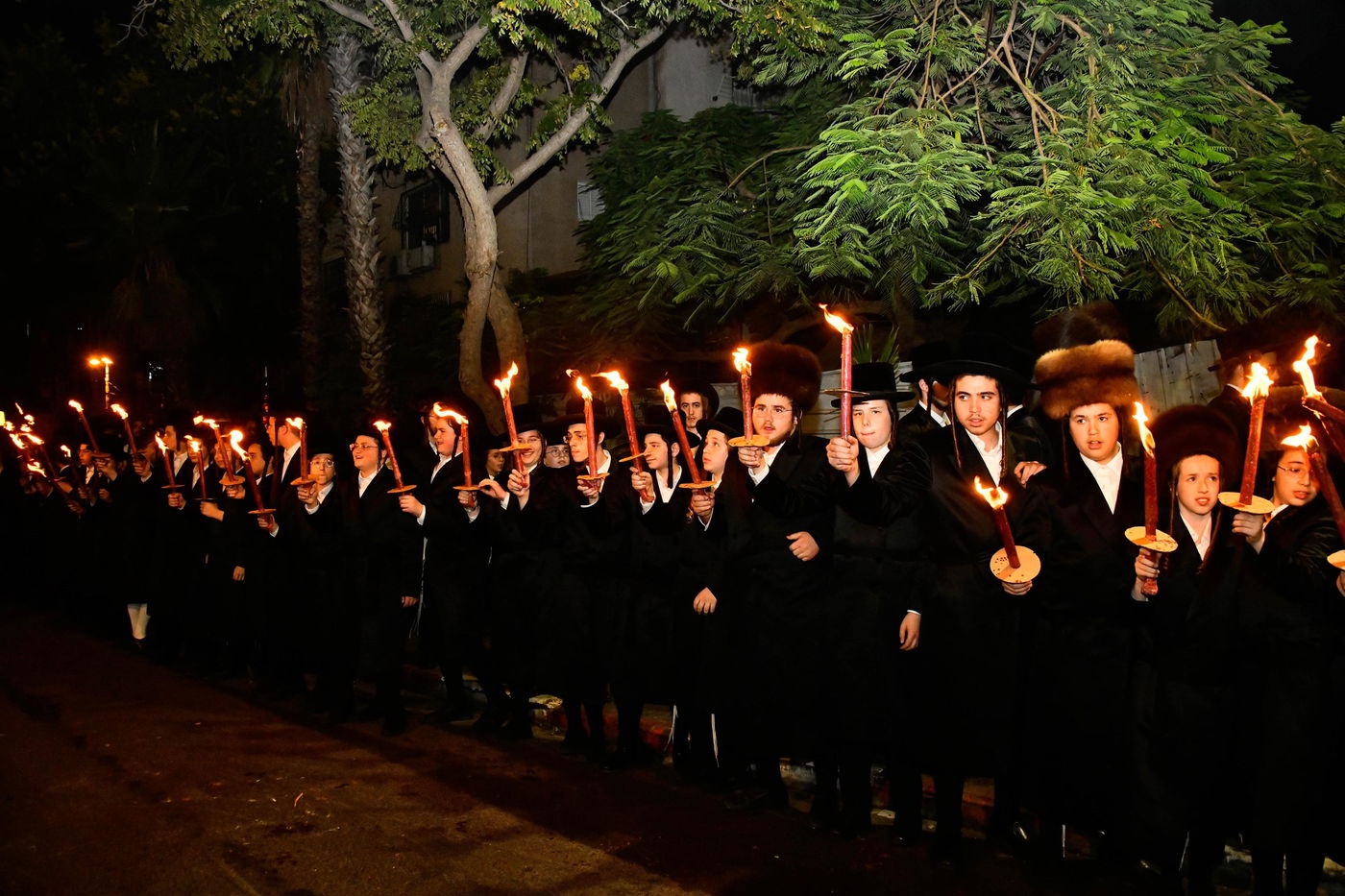 מעמד הבאגלייטען מוצאי יו"ט במחנובקא בעלזא