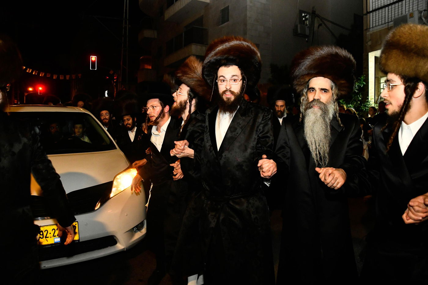 מעמד הבאגלייטען מוצאי יו"ט במחנובקא בעלזא