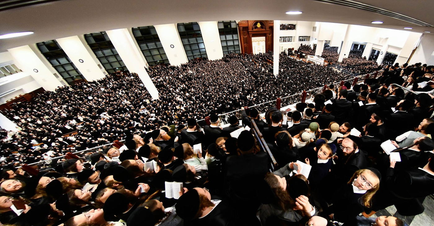 הקפות שניות בחצה"ק גור