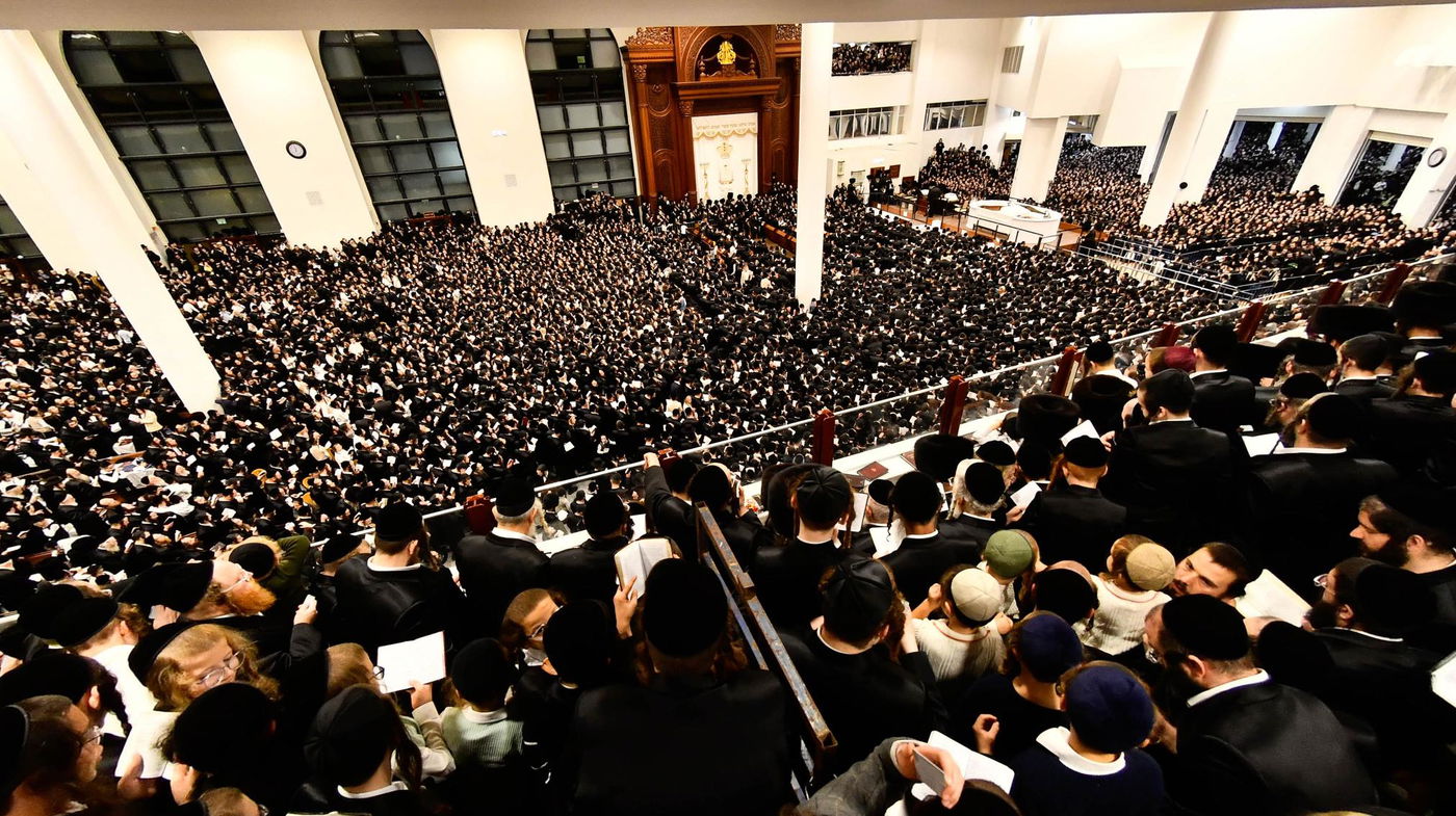 הקפות שניות בחצה"ק גור