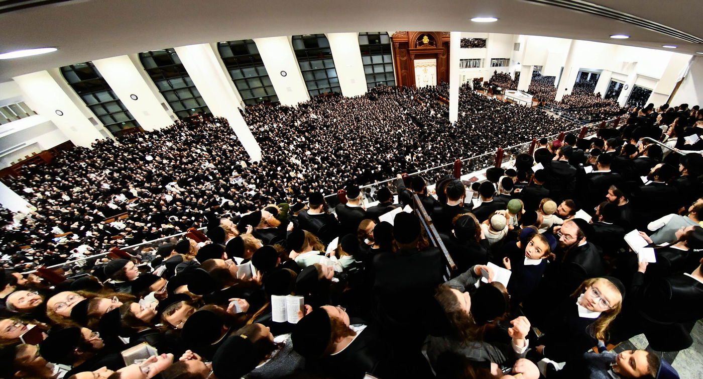 הקפות שניות בחצה"ק גור