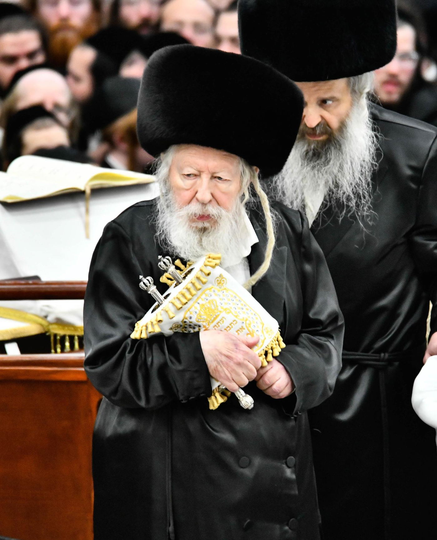 הקפות שניות בחצה"ק גור