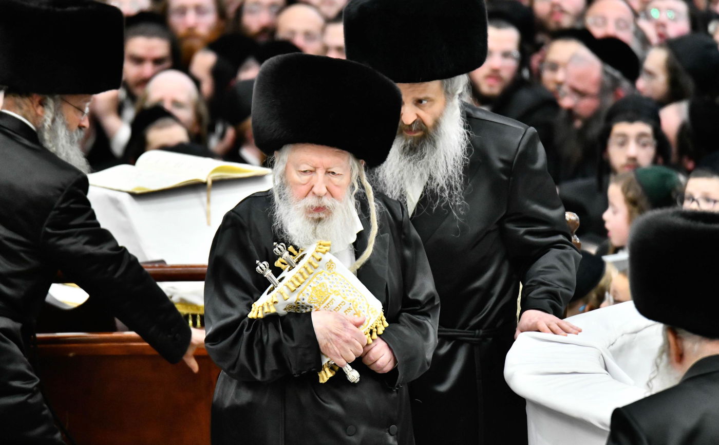 הקפות שניות בחצה"ק גור