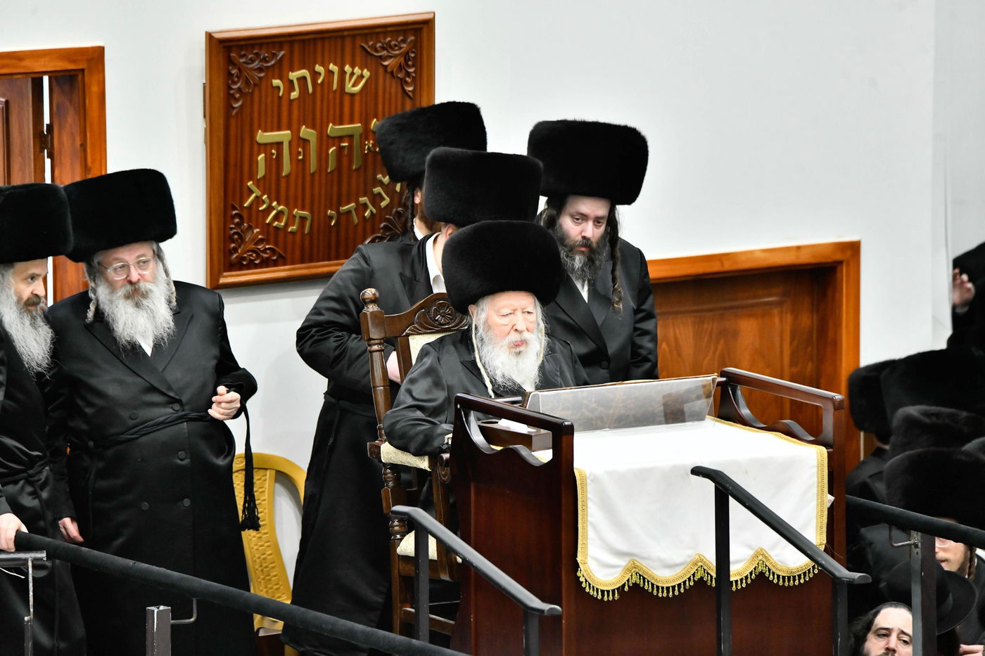 הקפות שניות בחצה"ק גור