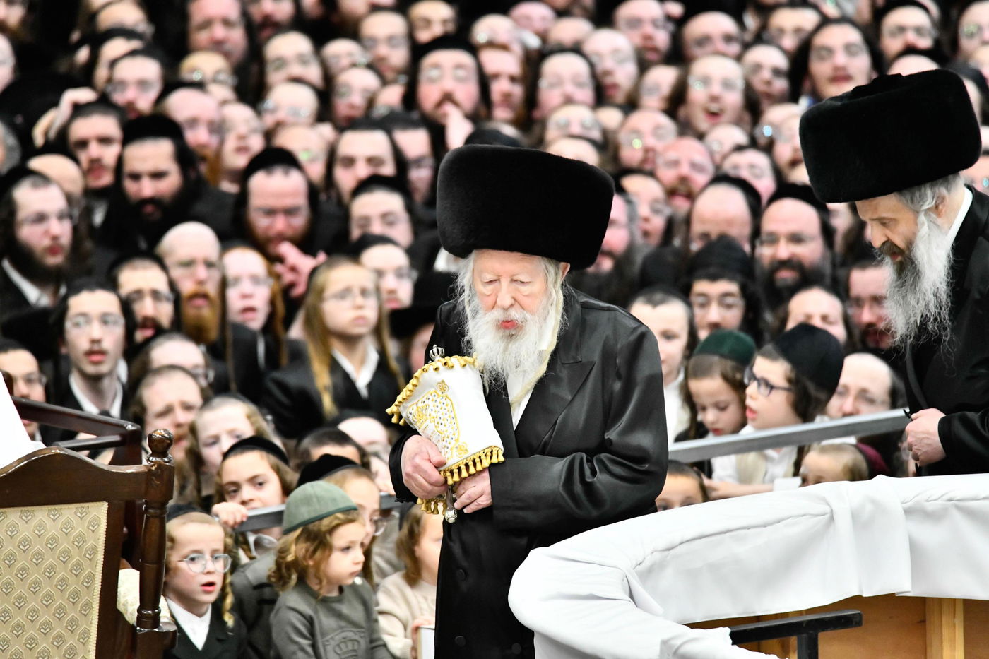 הקפות שניות בחצה"ק גור