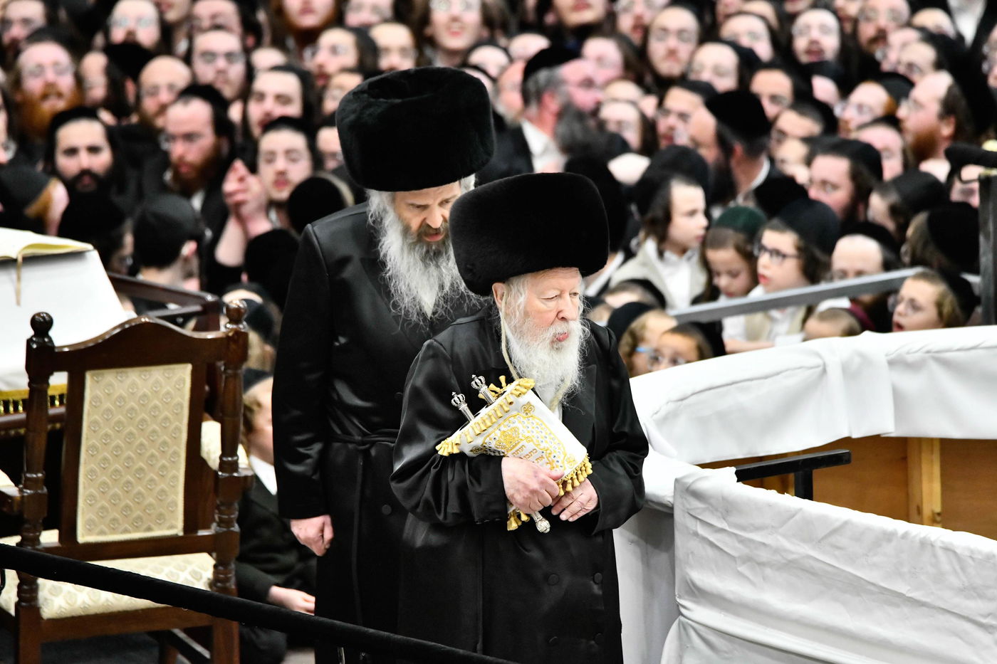 הקפות שניות בחצה"ק גור