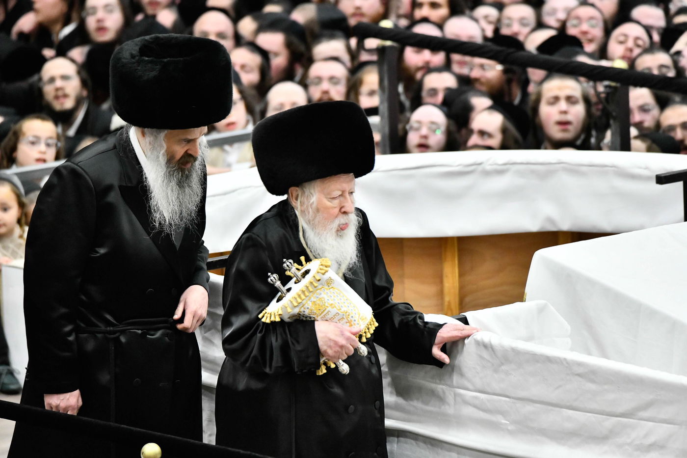 הקפות שניות בחצה"ק גור