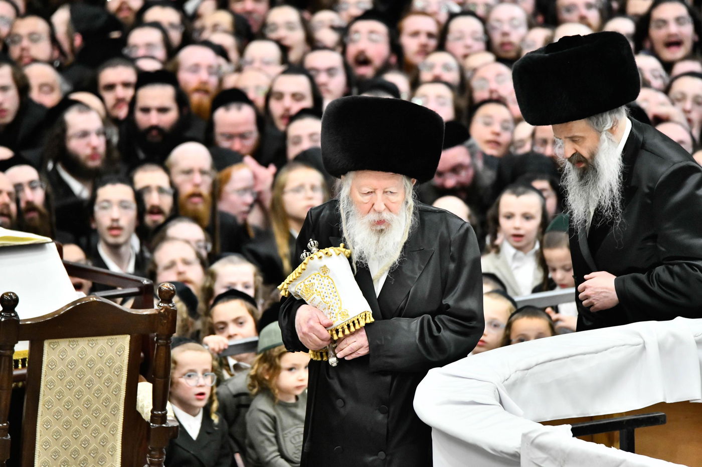 הקפות שניות בחצה"ק גור