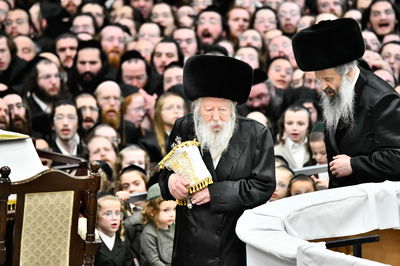 הקפות שניות בחצה"ק גור