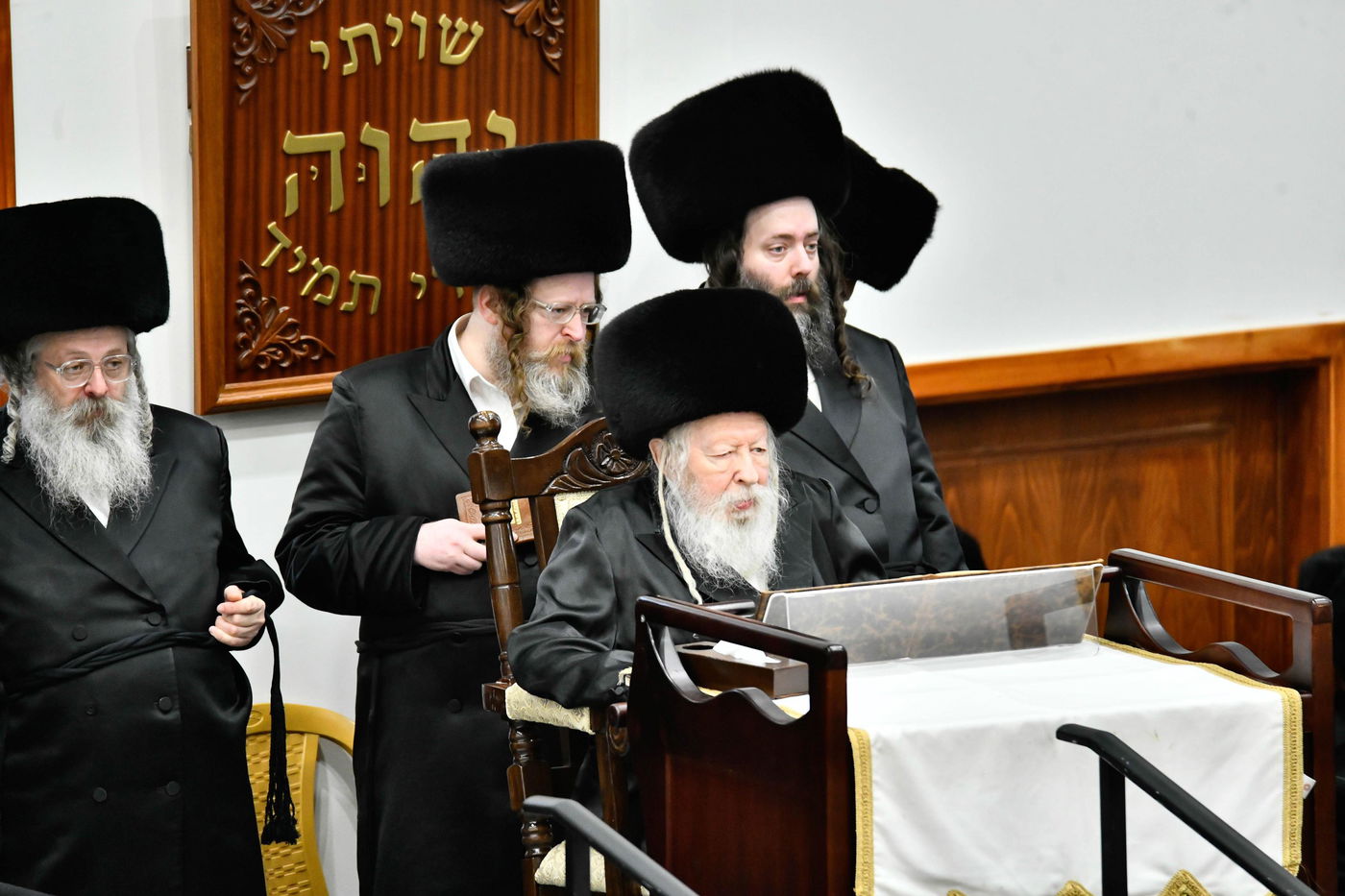 הקפות שניות בחצה"ק גור