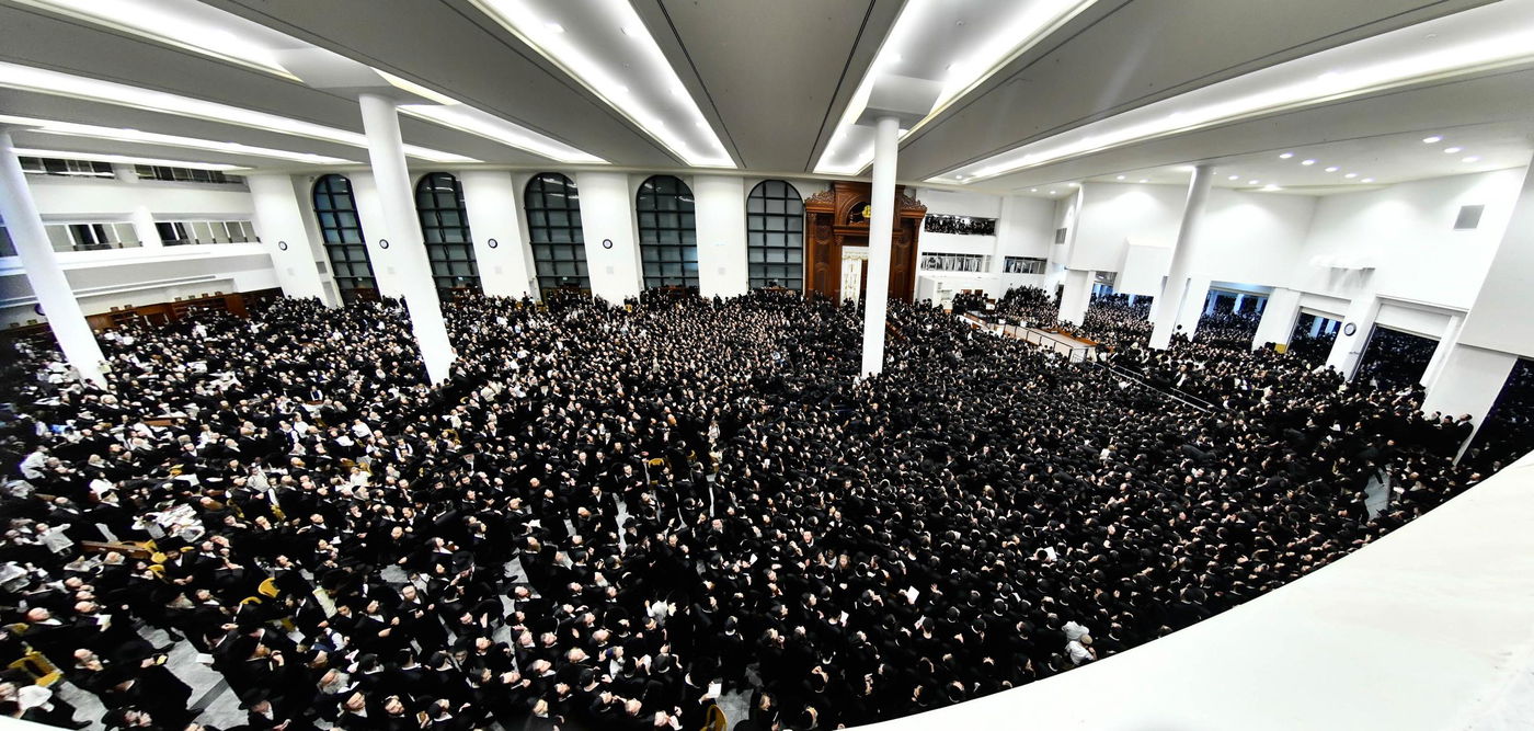 הקפות שניות בחצה"ק גור