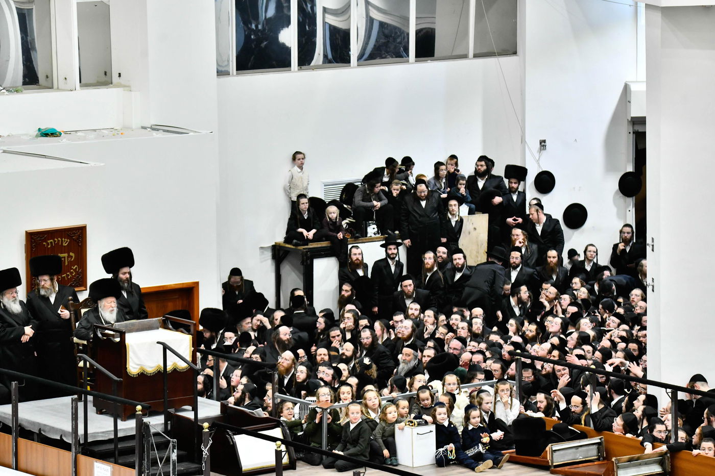 הקפות שניות בחצה"ק גור
