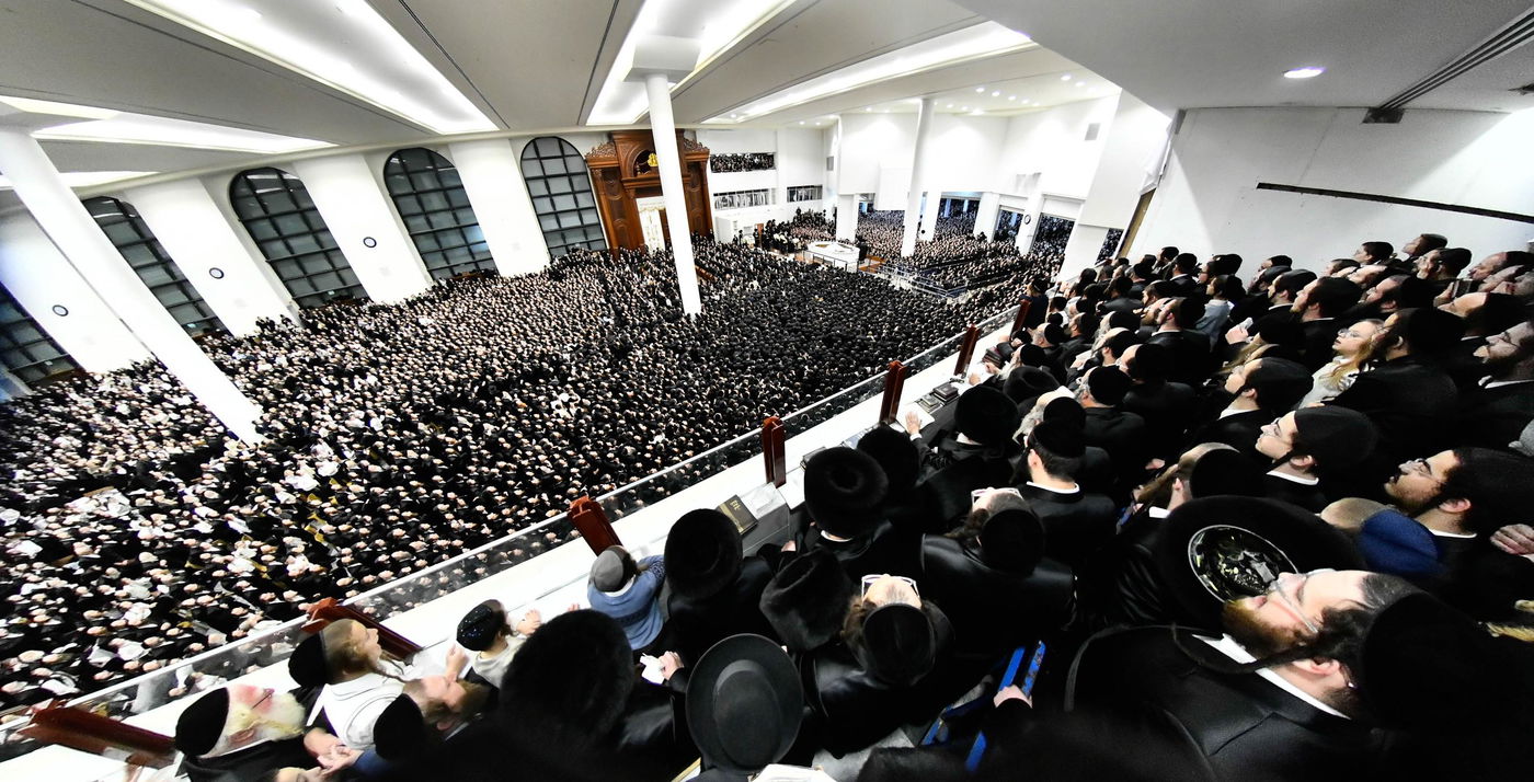 הקפות שניות בחצה"ק גור