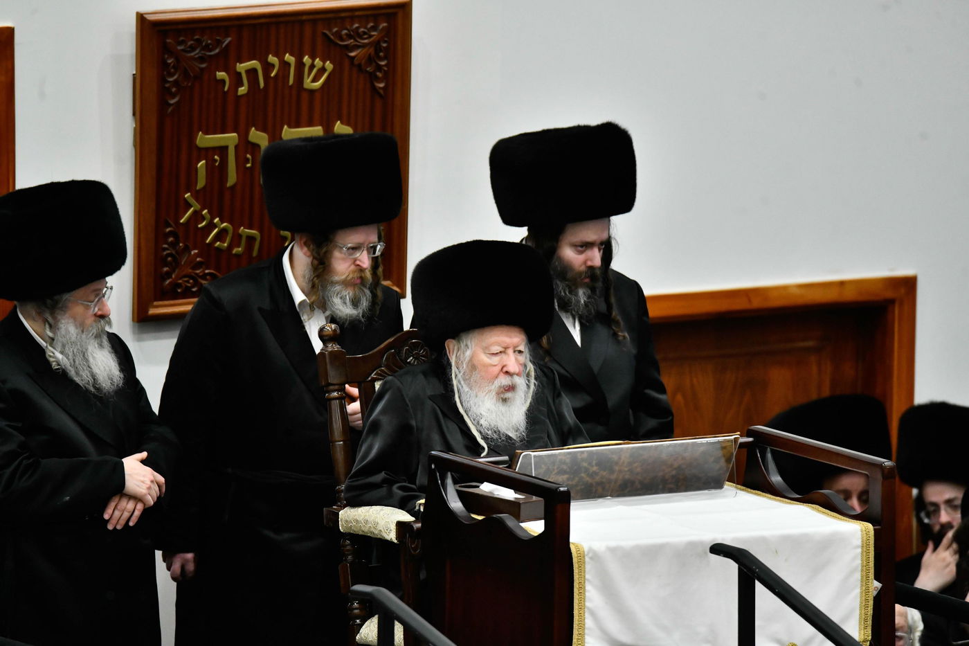 הקפות שניות בחצה"ק גור