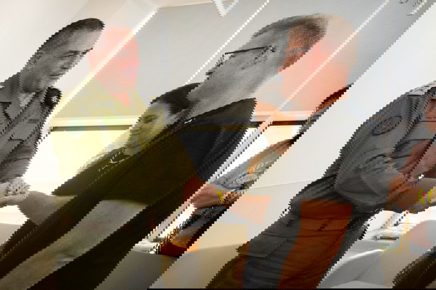  מתן אנגרסט בהלווית מפקדו הי"ד: "אני מוכן להיכנס לעזה כדי להחזיר חללים"