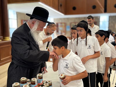 ירח האיתנים אצל הגרי"ד גרוסמן