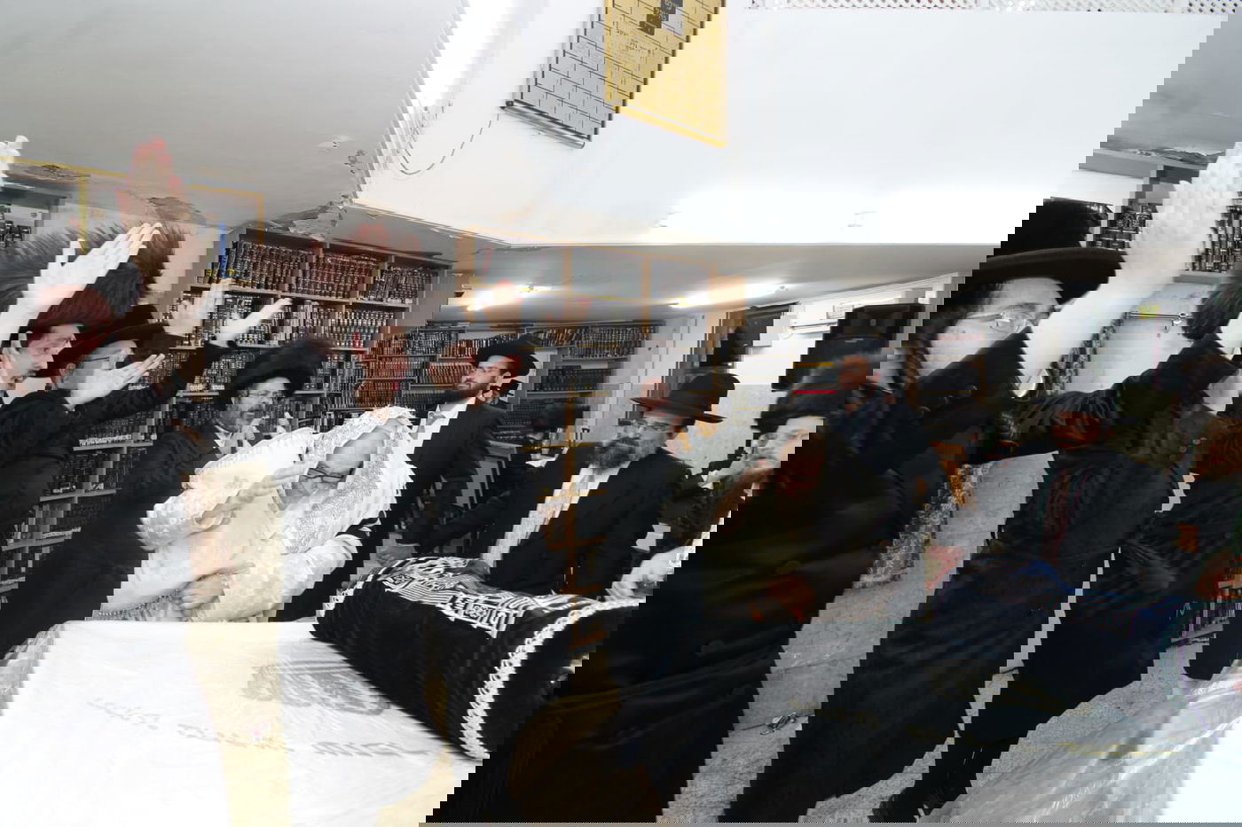 הקפות שניות בחצה"ק טעמשוואר