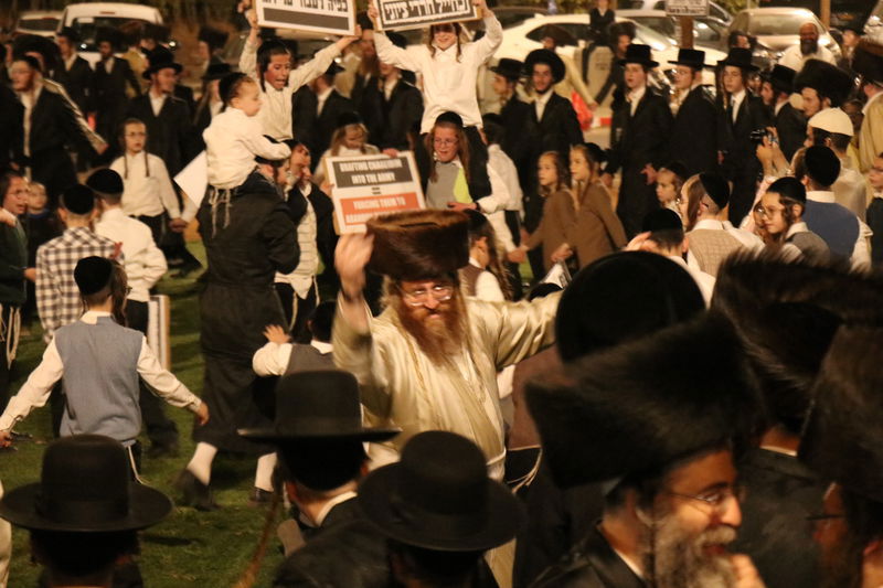 שמחת בית השואבה מול כלא 10 