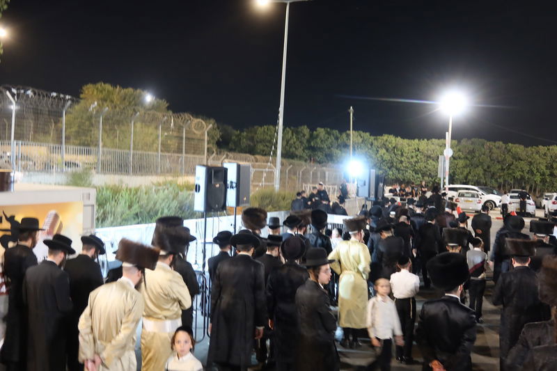 שמחת בית השואבה מול כלא 10 