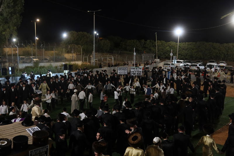 שמחת בית השואבה מול כלא 10 