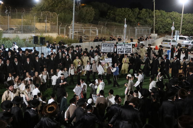 שמחת בית השואבה מול כלא 10 