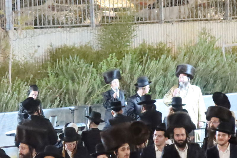 שמחת בית השואבה מול כלא 10 