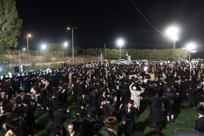 שמחת בית השואבה מול כלא 10 