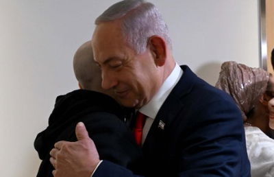 נתניהו בביקור חטופים