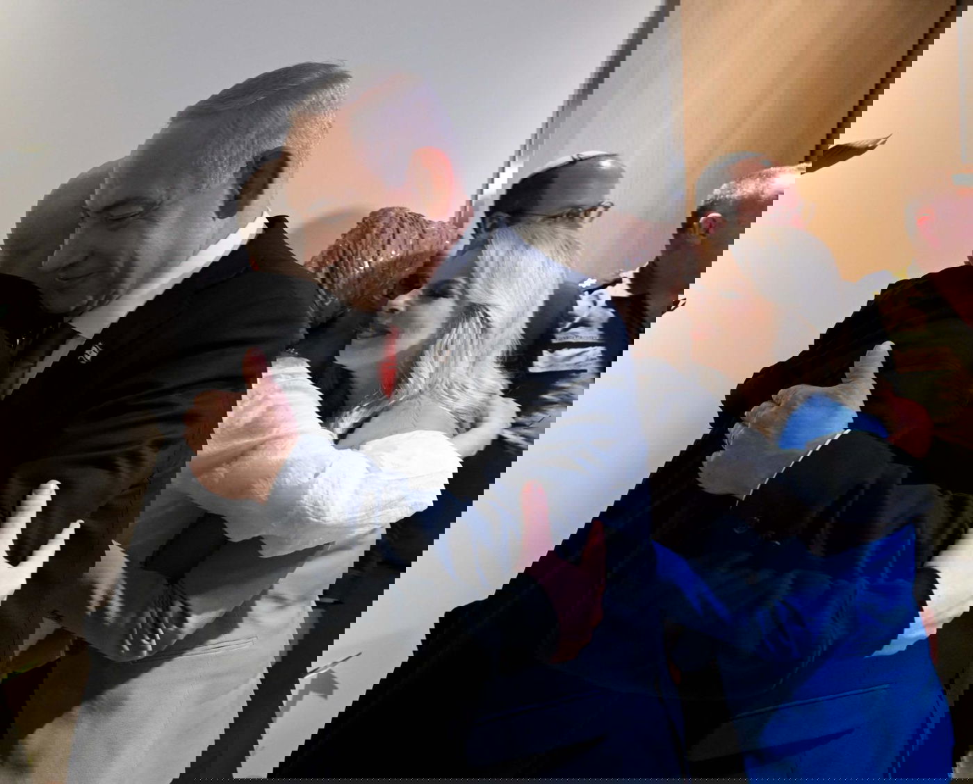 נתניהו ורעייתו ביקרו את החטופים ששבו; זה מה שהם אמרו להם | תיעוד