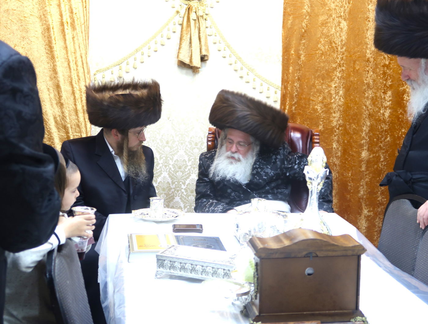 סווכת - הושענא רבה - שמחת תורה, בחצה"ק נדבורנה ירושלים