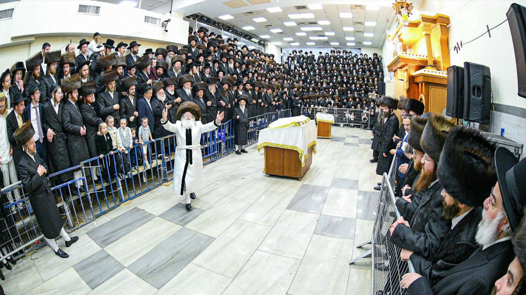 סווכת - הושענא רבה - שמחת תורה, בחצה"ק נדבורנה ירושלים