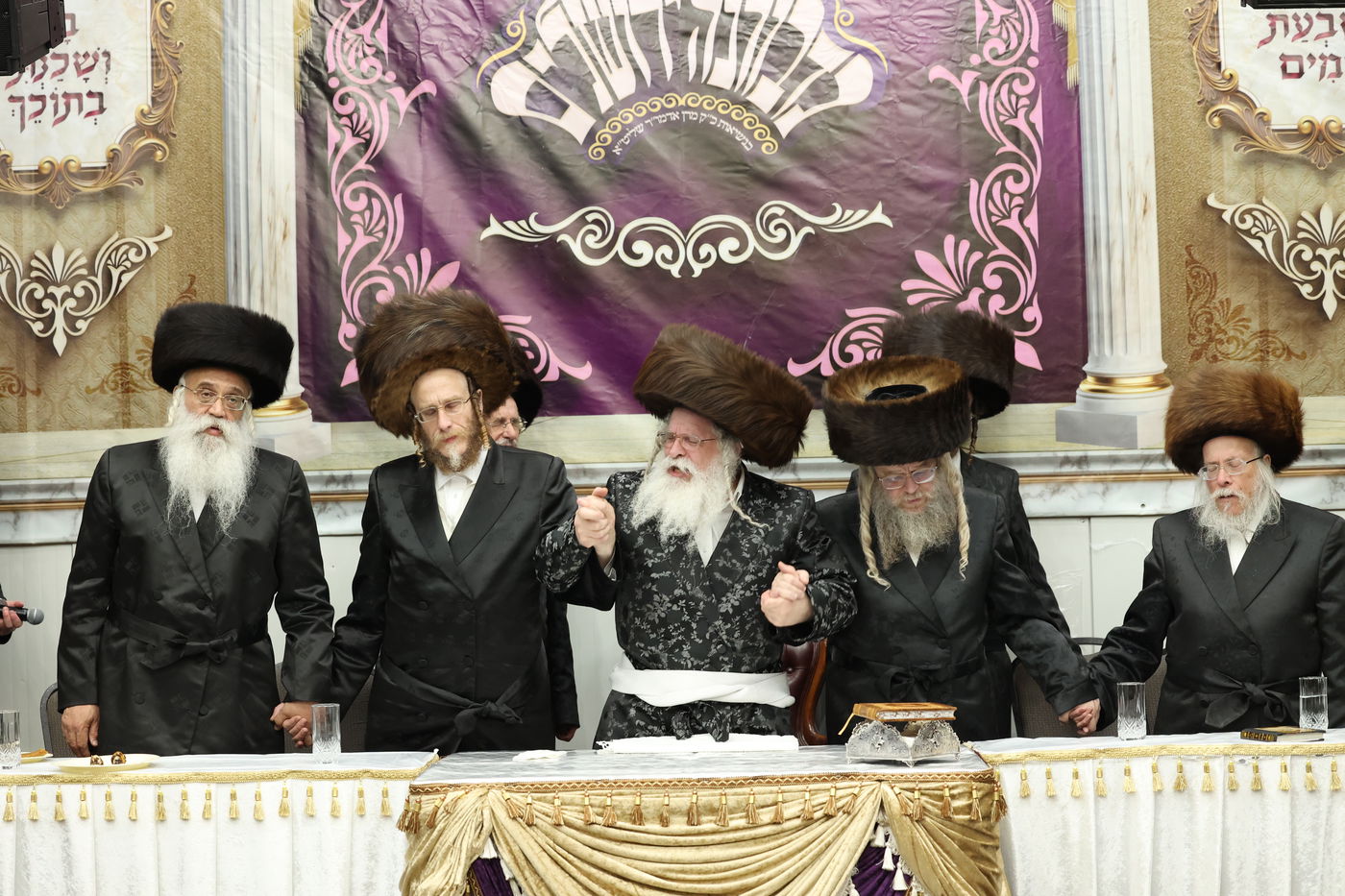 סווכת - הושענא רבה - שמחת תורה, בחצה"ק נדבורנה ירושלים