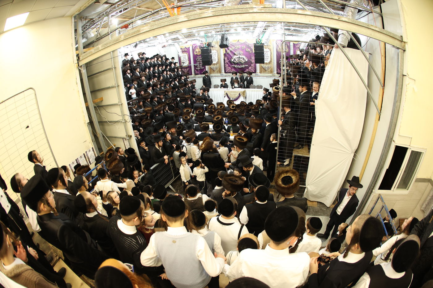 סווכת - הושענא רבה - שמחת תורה, בחצה"ק נדבורנה ירושלים