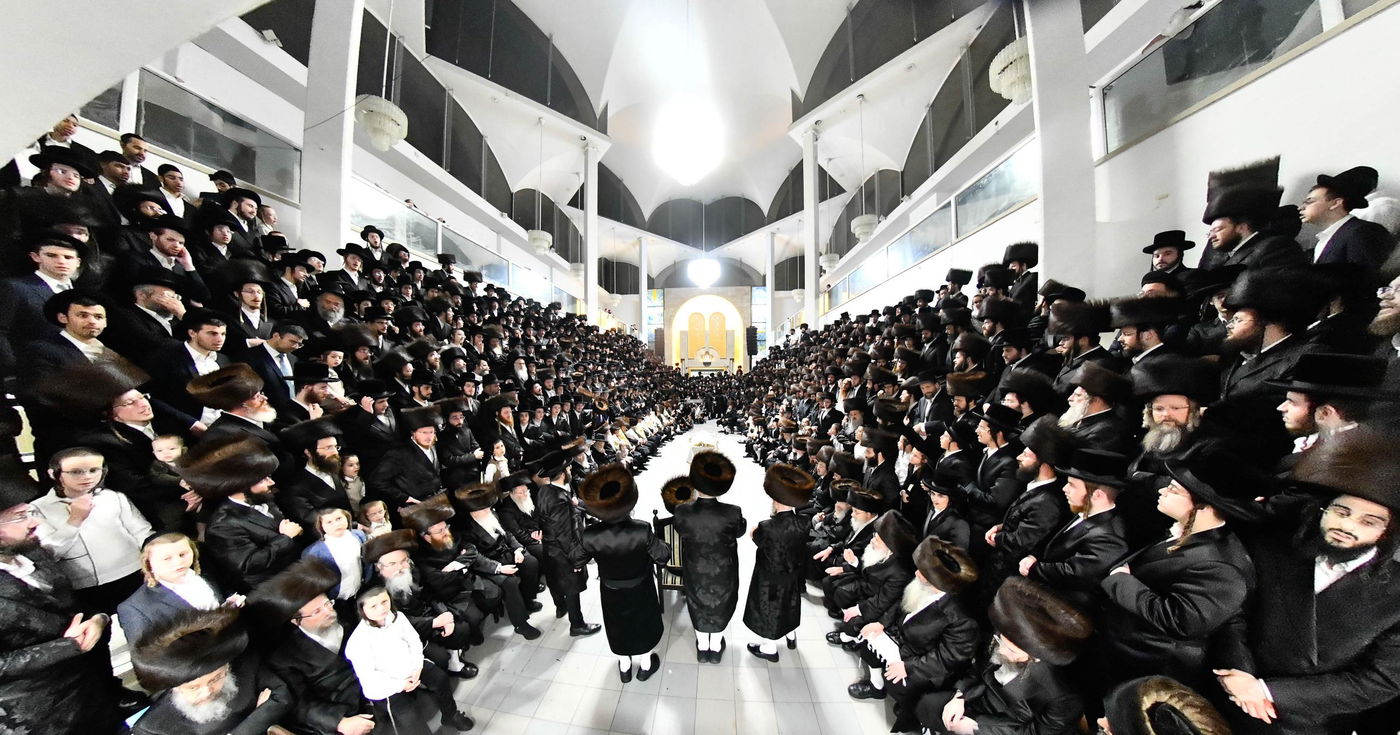 הקפות שניות בחצה"ק נדבורנה