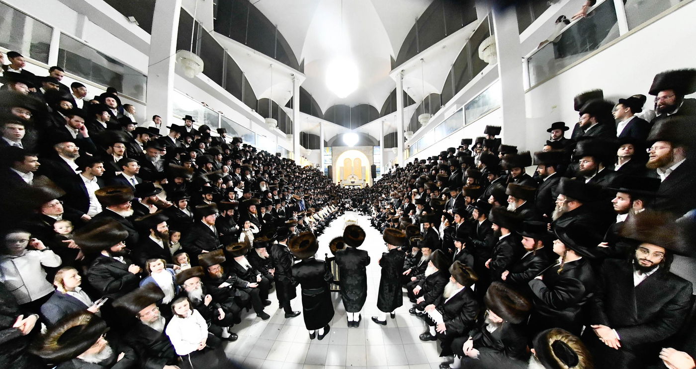 הקפות שניות בחצה"ק נדבורנה