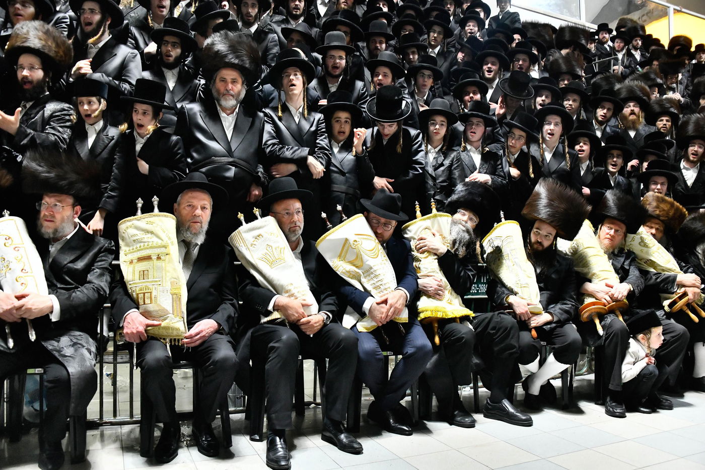 הקפות שניות בחצה"ק נדבורנה