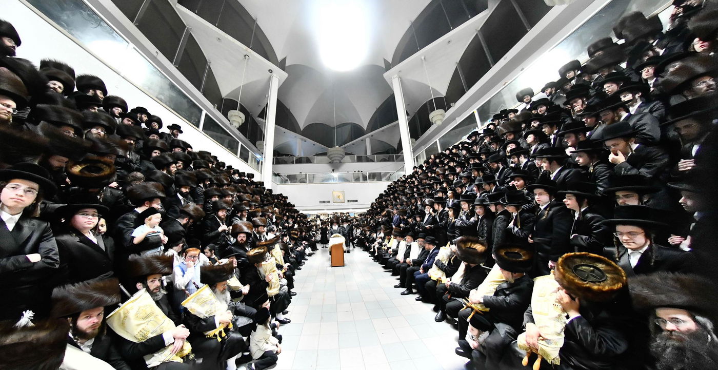 הקפות שניות בחצה"ק נדבורנה