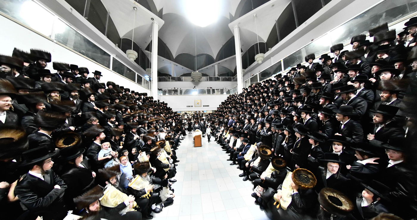 הקפות שניות בחצה"ק נדבורנה