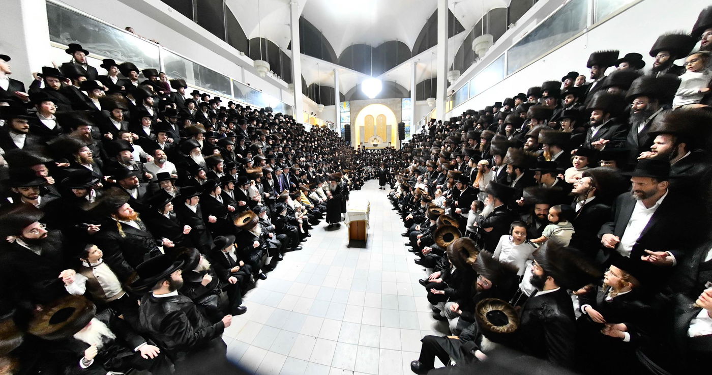 הקפות שניות בחצה"ק נדבורנה