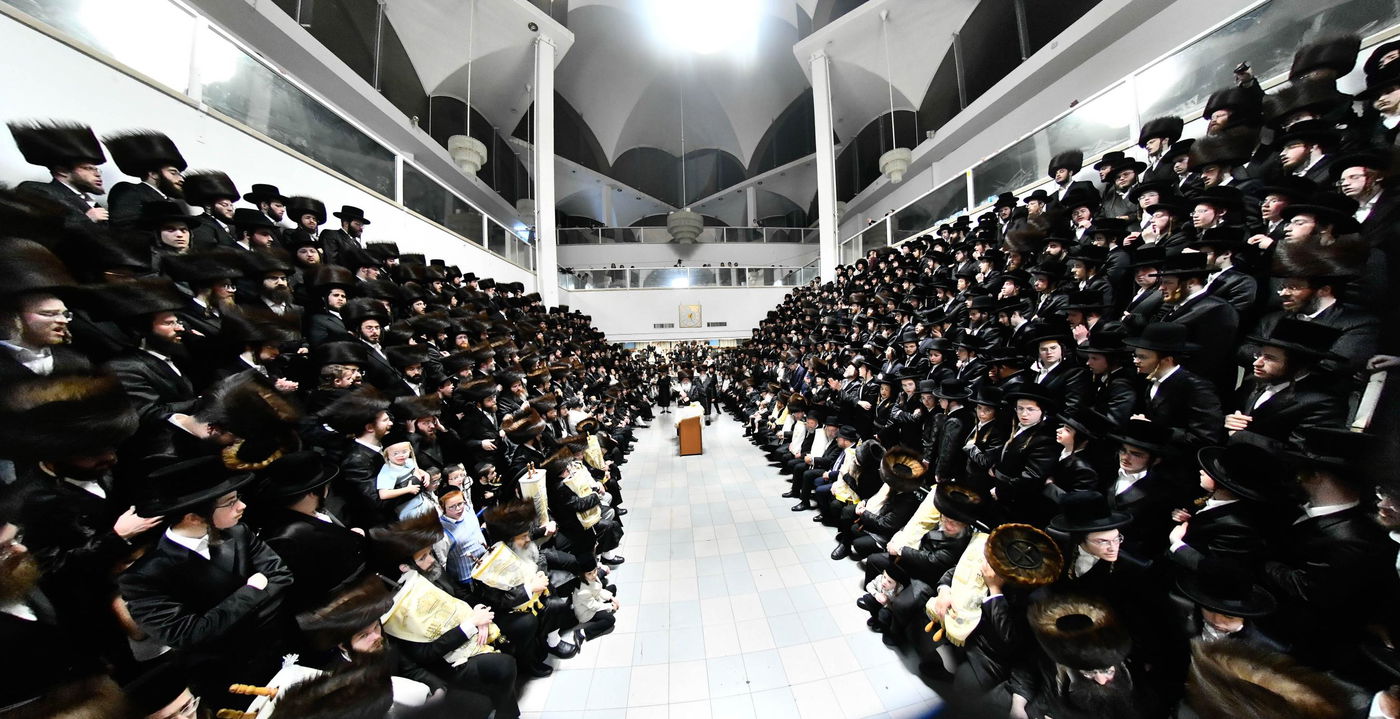 הקפות שניות בחצה"ק נדבורנה