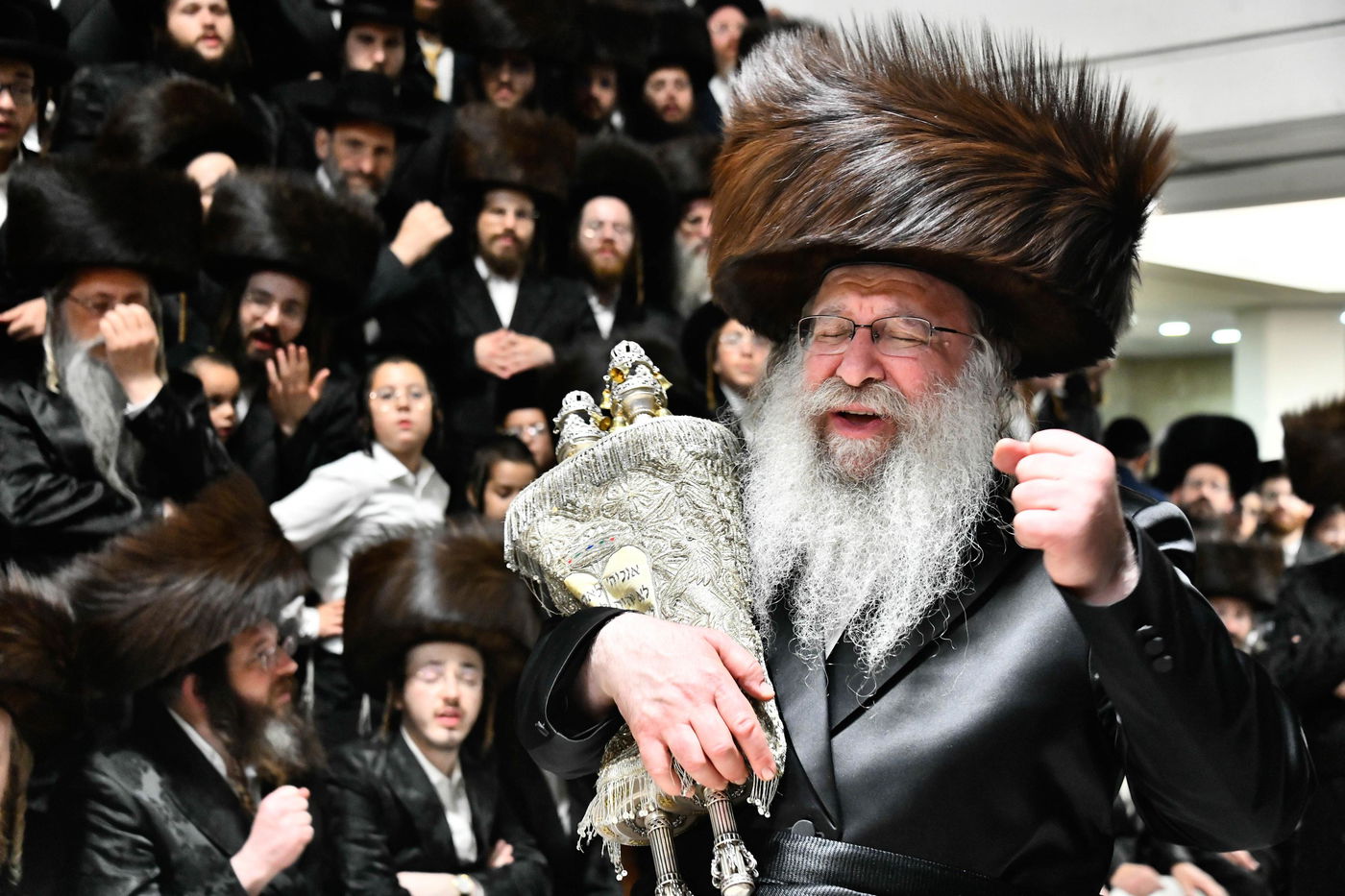 הקפות שניות בחצה"ק נדבורנה