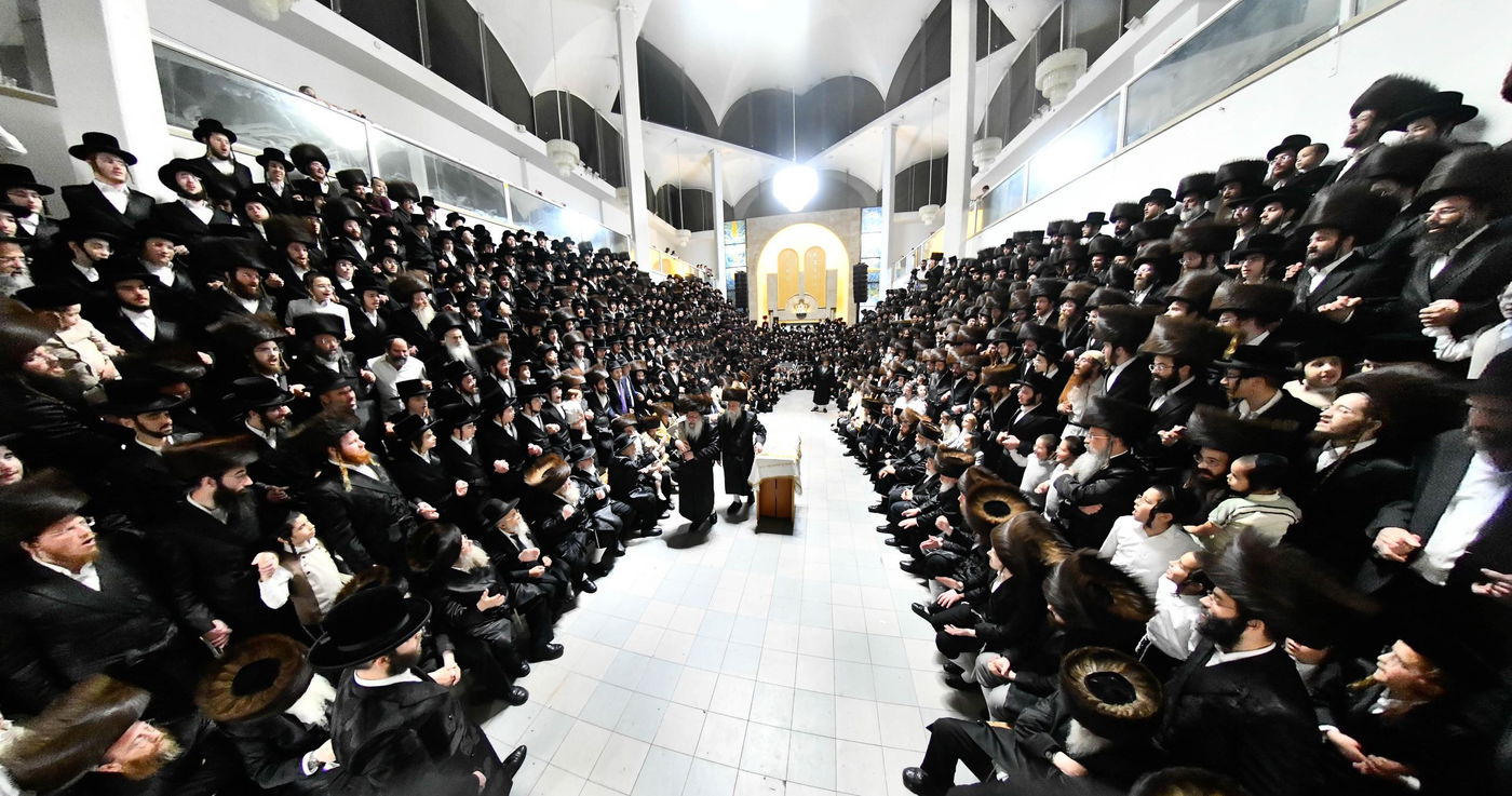 הקפות שניות בחצה"ק נדבורנה