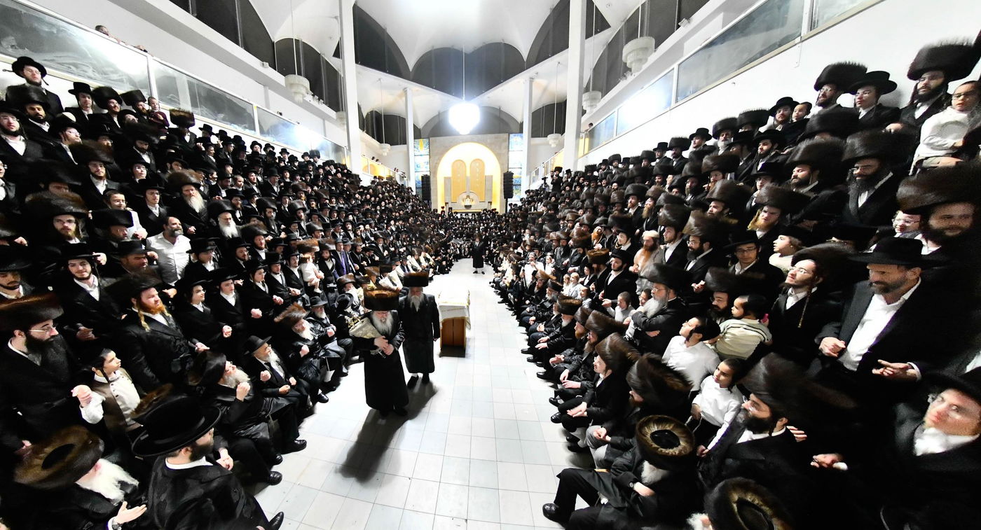 הקפות שניות בחצה"ק נדבורנה