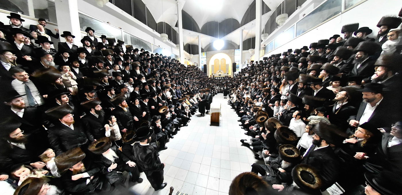 הקפות שניות בחצה"ק נדבורנה