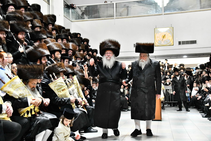 הקפות שניות בחצה"ק נדבורנה